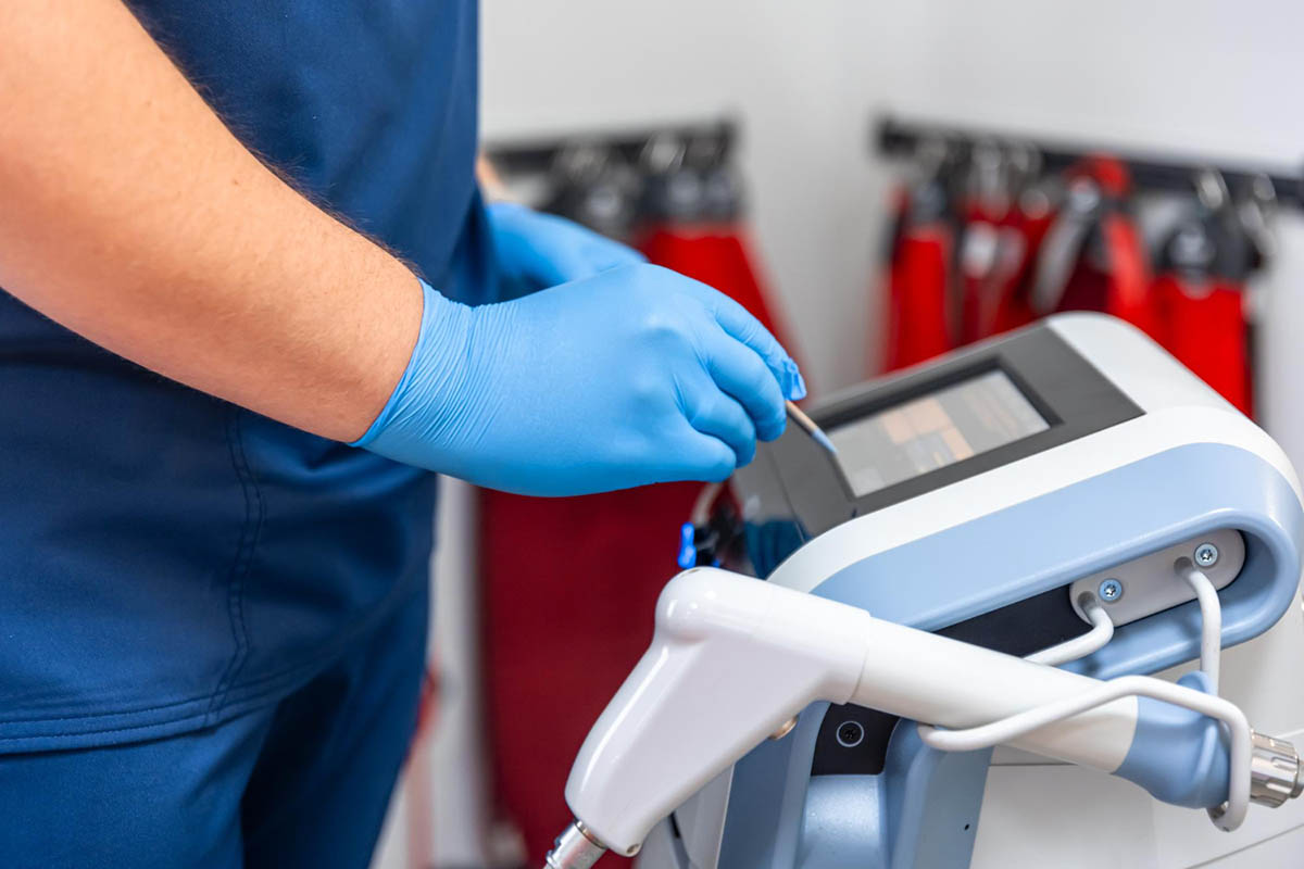 Combining Physical Therapy and Shockwave Therapy Machine Treatments